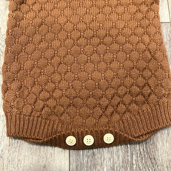 Knitted Ruffle Romper - Picture 8 of 9